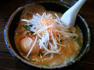 麺処くるりの味玉みそらーめんの口コミ　市ヶ谷駅、飯田橋駅　徒歩６〜８分