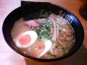 【移転】ラーメンゼロのラーメンゼロ+味玉の口コミ　目黒駅 徒歩8分