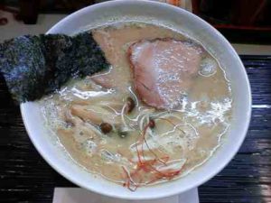 【リニューアルに伴う移転・改名】らーめん 新源地の鶏の白湯らーめんの口コミ 中央線「三鷹駅」