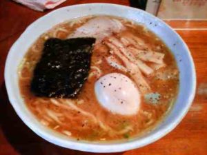 麺や 璃宮の燻玉らーめんの口コミ 住吉駅 徒歩5分、錦糸町駅南口 徒歩6分