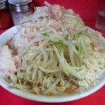 ラーメン二郎 桜台駅前店の小ラーメン豚入りの口コミ 桜台駅すぐ