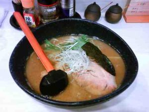 【閉店】めん屋 沙楽の豚骨ラーメンの口コミ 竹ノ塚駅 徒歩12分