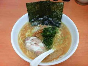 横浜ラーメン 大和家の大和家ラーメン(太麺)の口コミ　南越谷駅から徒歩15分ほど