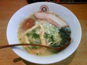 らーめん屋 善の塩ラーメン+味玉の口コミ 東武伊勢崎線「竹ノ塚」駅東口から徒歩12分ほど