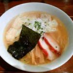 支那そば 八雲の白だし特製ワンタン麺ハーフの口コミ