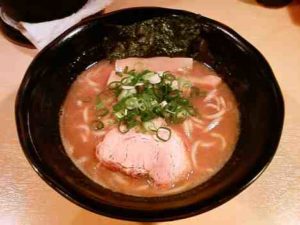 めんや 参○伍のらーめん参○伍の口コミ　東京メトロ日比谷線、都営地下鉄大江戸線「六本木駅」から徒歩4分