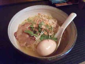 麺屋 宗 -sou- 高田馬場本店のうま塩味玉そばの口コミ JR各線・東京メトロ「高田馬場駅」から徒歩5分ほど