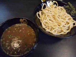 つけ麺 無極の豚骨つけ麺の口コミ 西武新宿線「野方駅」から徒歩6分ほど