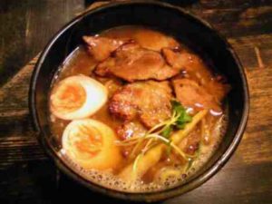 燈の車 の特製らーめんの口コミ　西武新宿線「狭山市駅」東口から徒歩２０分ほど