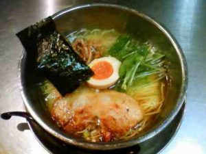 ZUND-BARの塩らーめん（淡麗）の口コミ　小田急小田原線「本厚木駅」 （徒歩でのアクセスはほぼ不可能）