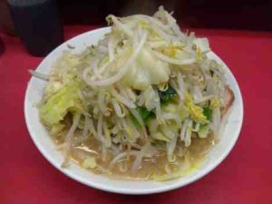 ラーメン二郎 大宮店のラーメン（ヤサイ・ニンニク）の口コミ　JR各線、東武鉄道野田線、埼玉新都市交通伊奈線「大宮駅」から徒歩5分