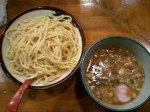 肉そば しずるの濃厚つけ麺の口コミ　JR各線、東武野田線、埼玉新都市交通　「大宮駅」徒歩10分