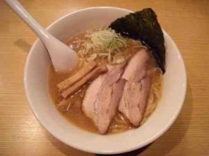 麺処 美空のらーめんの口コミ　東京メトロ「神保町駅」から徒歩4分