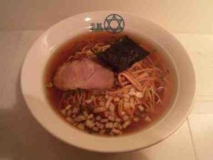 美麺屋 楽観の琥珀の口コミ 東京メトロ日比谷線・都営大江戸線「六本木駅」から徒歩6分ほど