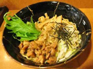 油そば専門店 浜そばの浜そば　並（150ｇ）の口コミ　東京メトロ千代田線湯島駅A２出口徒歩30秒。 JR山手線御徒町駅徒歩5分。 都営大江戸線上野御徒町駅徒歩6分。