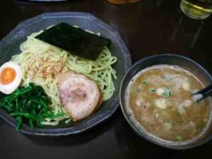 麺屋 だいすけのラーメンの口コミ　ＪＲ京浜東北線「北浦和駅」「浦和駅」徒歩20分 バス停「駒場スタジアム前」 産業道路沿い、駒場スタジアム前