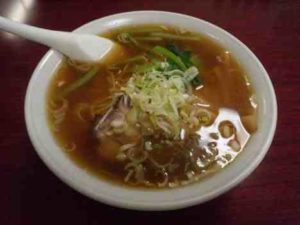 栄屋ミルクホールのラーメンの口コミ　東京メトロ丸の内線「淡路町駅」から徒歩1分