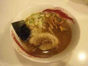 麺や 桜木町2-5-4のひらご煮干ラーメンの口コミ　JR『大宮駅』西口より徒歩3分ほど