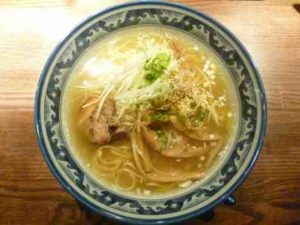 和風楽麺 四代目 ひのでやの塩ラーメン 中の口コミ JR「宇都宮線」蓮田駅から徒歩1分