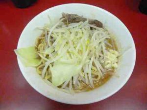 モッコリ豚のラーメンの口コミ　東武東上線「志木駅」「朝霞台駅」から徒歩14分ほど