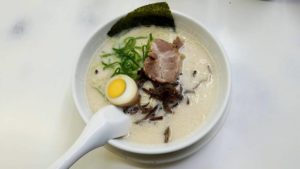 博多天神 渋谷南口店 のラーメンの口コミ　渋谷駅　徒歩３分